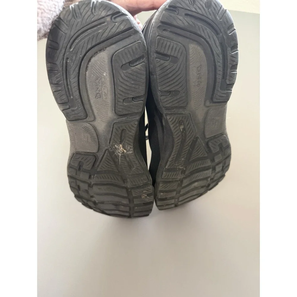 Brooks Ghost 15 Running Shoes size mens 12.5. SB23
